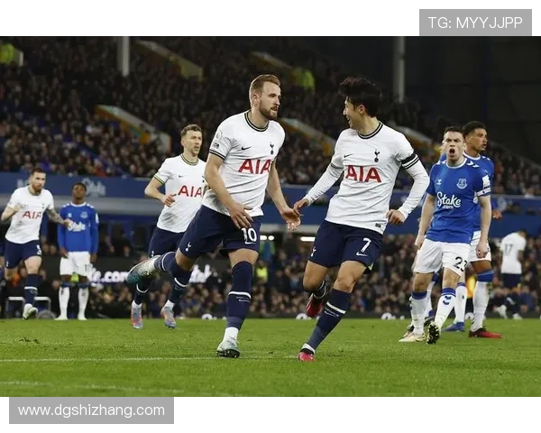 热刺客场挑战埃弗顿穆阿尼库杜斯领衔首发西蒙斯波罗强势登场